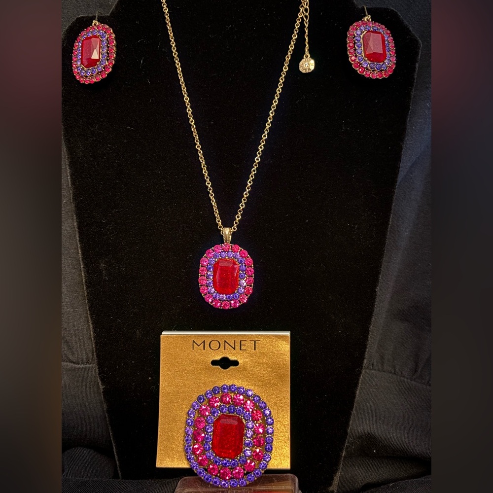 VINTAGE Monet "Red Social" 3 Piece Jewelry Set NWT Gold Tone Rhinestone
